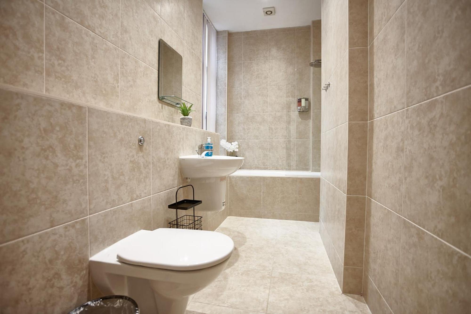 The Jade Suite Manchester Exterior photo